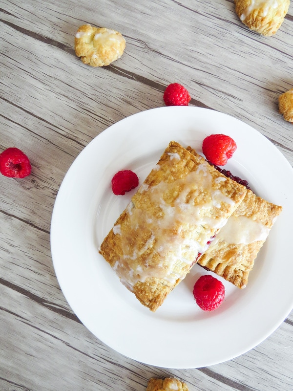 Homemade Pop-Tarts - Throw the store bought pop-tarts out and enjoy this delicious homemade version with yummy pâte brisée and your favourite jam!